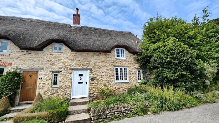 1 Bedroom Cottage For Sale In North Street, Bradford Abbas, DT9