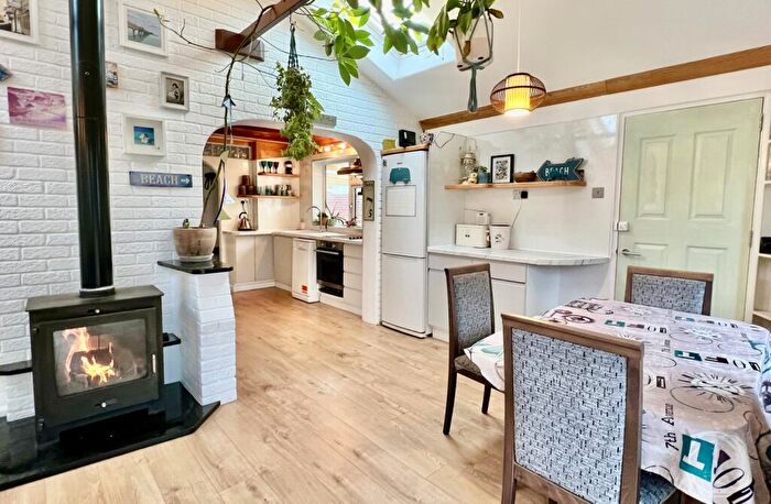 3 Bedroom Bungalow For Sale In St. Ives, BH24