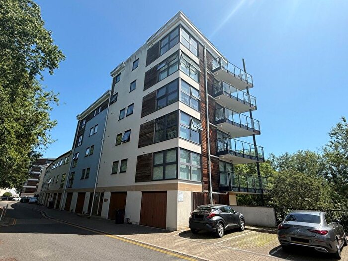 2 Bedroom Flat For Sale In Clifford Way, Maidstone, Kent, ME16