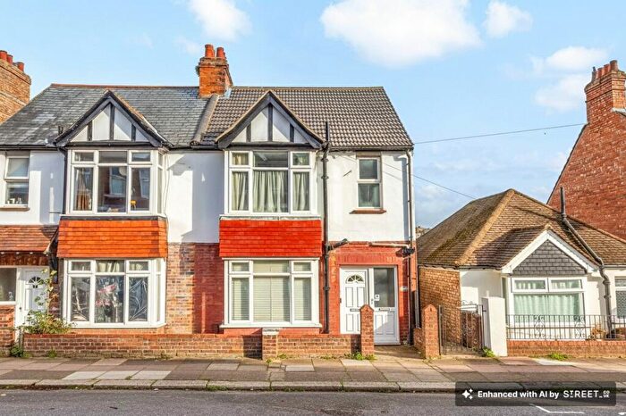 1 Bedroom Maisonette For Sale In Stanmer Park Road, Brighton, BN1