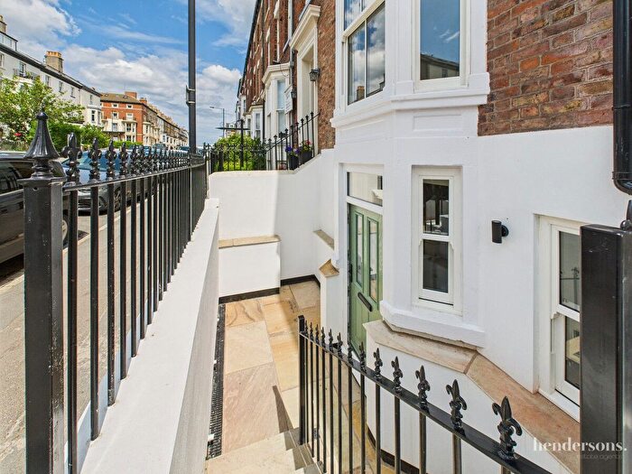 2 Bedroom Flat For Sale In Belle Vue Terrace, Whitby, YO21