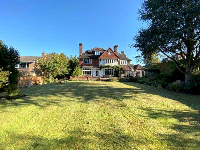 6 Bedroom Detached House To Rent In Woking, GU22