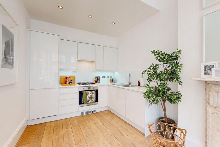 1 Bedroom Flat To Rent In Nottingham Place, London, W1U