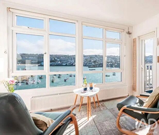 2 Bedroom Flat For Sale In Back Road East, St. Ives, TR26
