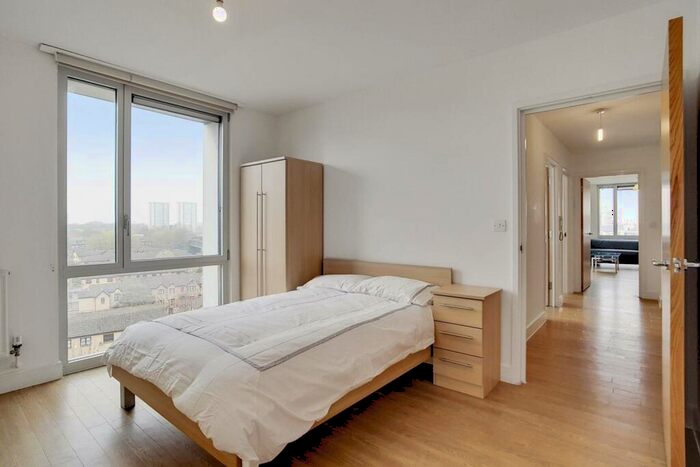 3 Bedroom Flat To Rent In Devons Road, Tower Hamlets, London, E3