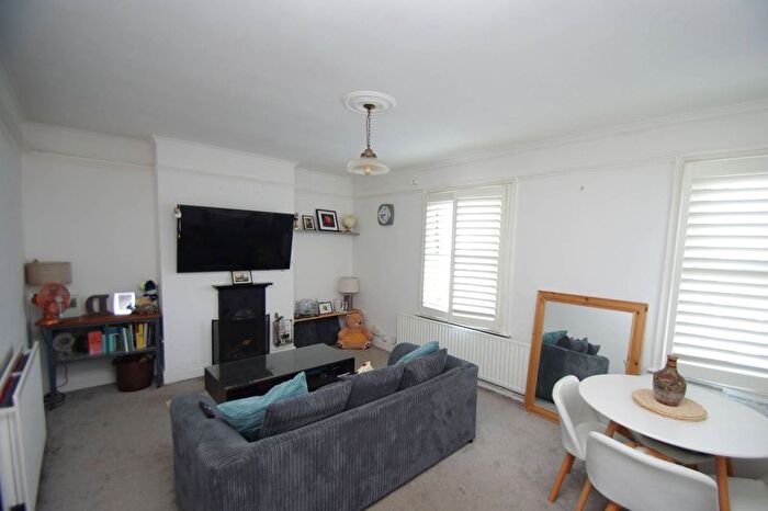 1 Bedroom Flat To Rent In Malden Road, Watford, WD17