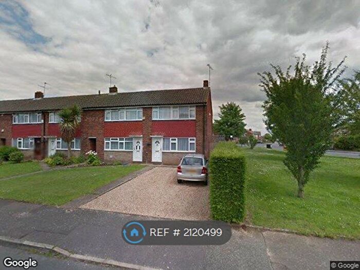 3 Bedroom End Of Terrace House To Rent In Ash Close, Slough, SL3