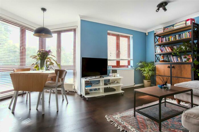 2 Bedroom Apartment To Rent In Midhurst Way, Clapton, Hackney, London, E5