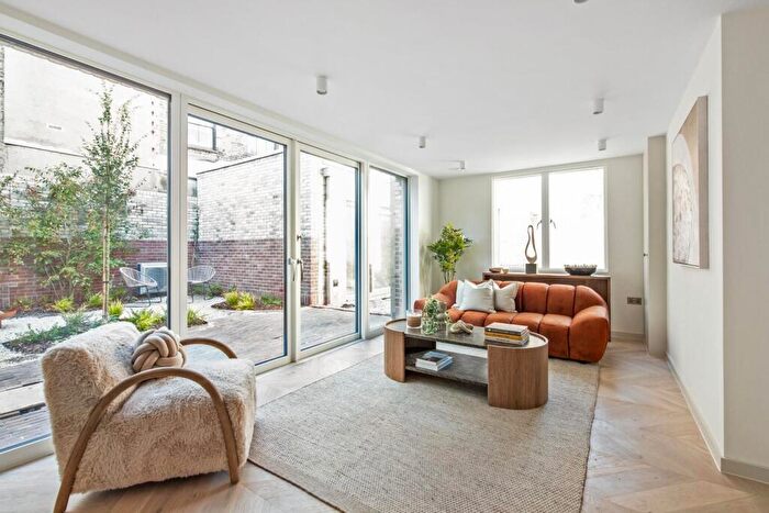 3 Bedroom House For Sale In Claybrook Walk, SE8