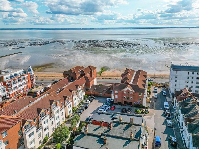 1 Bedroom Flat For Sale In Holland Road, Westcliff On Sea, SS0