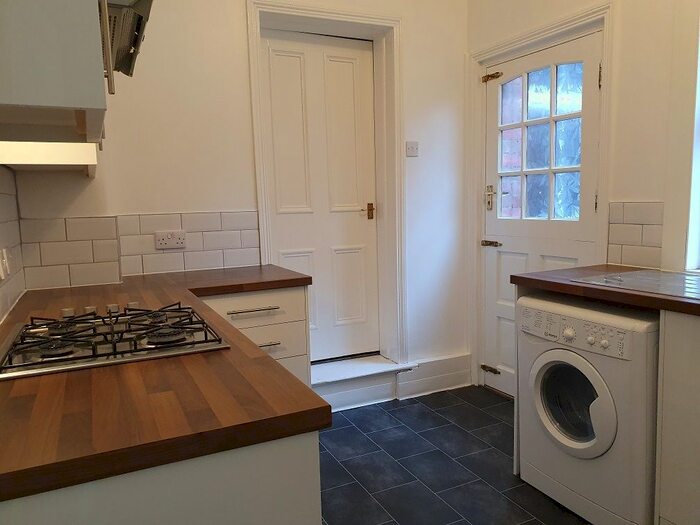 2 Bedroom Flat To Rent In Ashleigh Grove, Jesmond, Newcastle Upon Tyne NE2