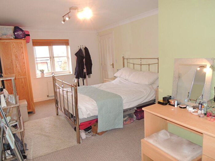 1 Bedroom Flat To Rent In Hythe, CO2