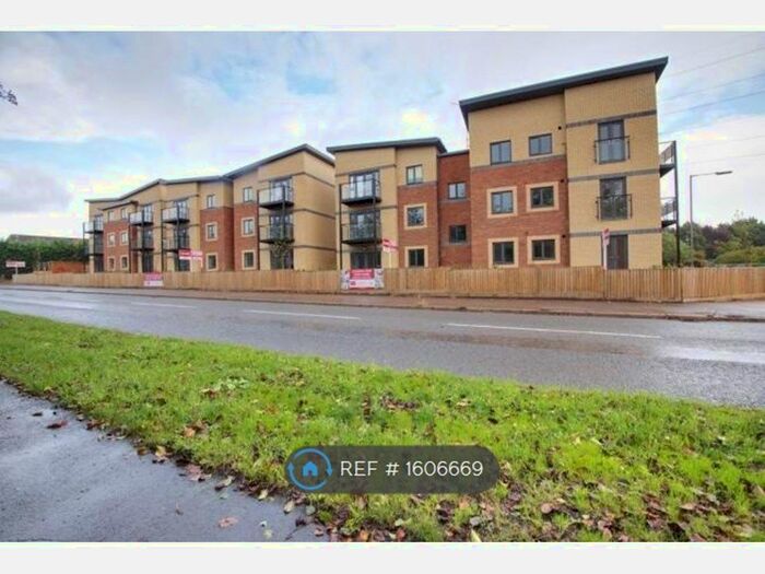 2 Bedroom Flat To Rent In Ainger Close, Aylesbury, HP19