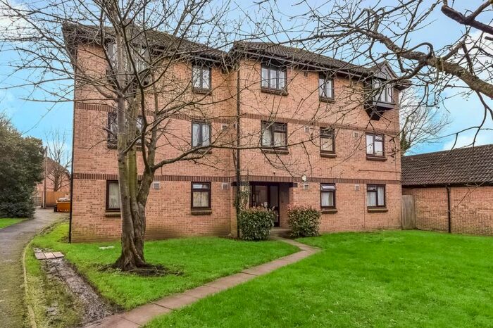 1 Bedroom Flat To Rent In Vicarage Way, Colnbrook SL3