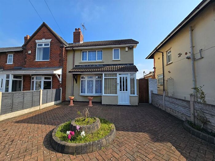 3 Bedroom End Of Terrace House To Rent In West Bromwich Road, Walsall, WS5