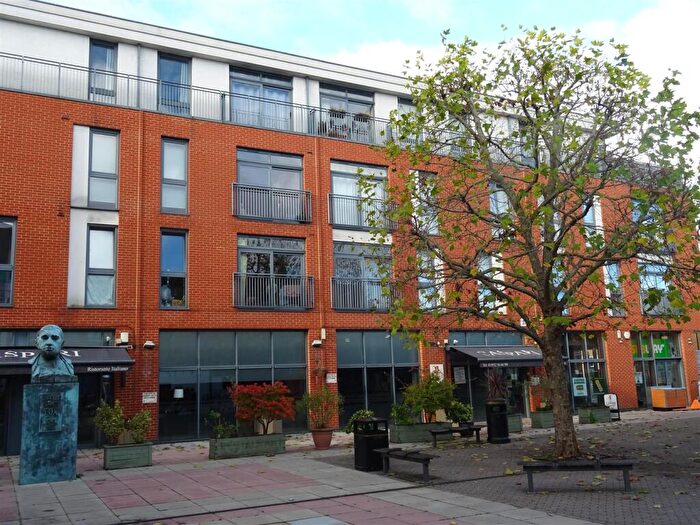 2 Bedroom Apartment To Rent In Guildford Street, Chertsey, KT16