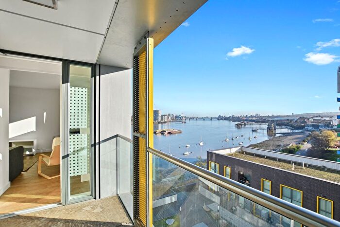 1 Bedroom Flat To Rent In Bessemer Place, London, SE10