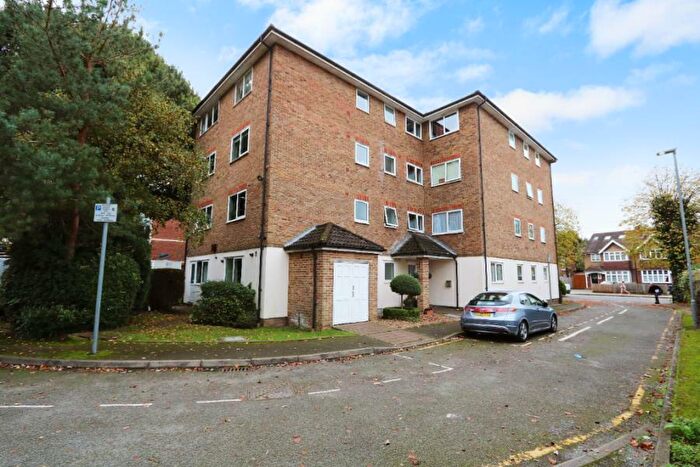 2 Bedroom Apartment To Rent In Maplehurst Close, KT1