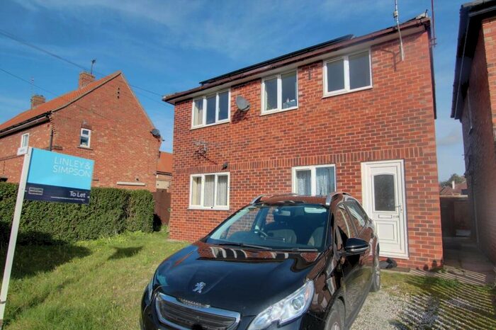 2 Bedroom Flat To Rent In Hodgson Avenue, Beverley, HU17