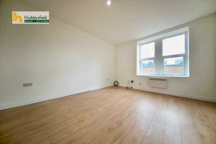 1 Bedroom Flat To Rent In Blacker Road, Huddersfield, HD1