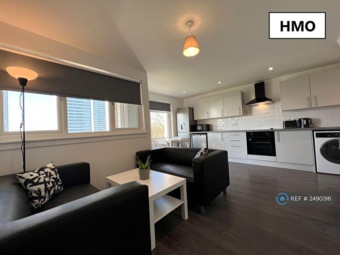 4 Bedroom Flat To Rent In Hmo Melvaig Place, Glasgow, G20