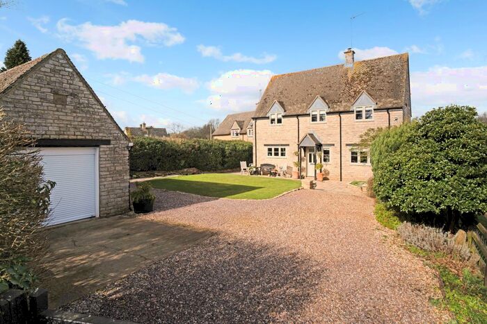 4 Bedroom Detached House For Sale In Manor Road, Sulgrave, OX17