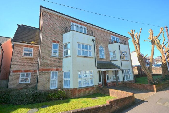 2 Bedroom Property To Rent In Woodbury Park Road, Tunbridge Wells TN4