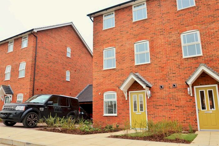 3 Bedroom Town House To Rent In Mercer Avenue, Castle Hill, Ebbsfleet Valley, Swanscombe, DA10
