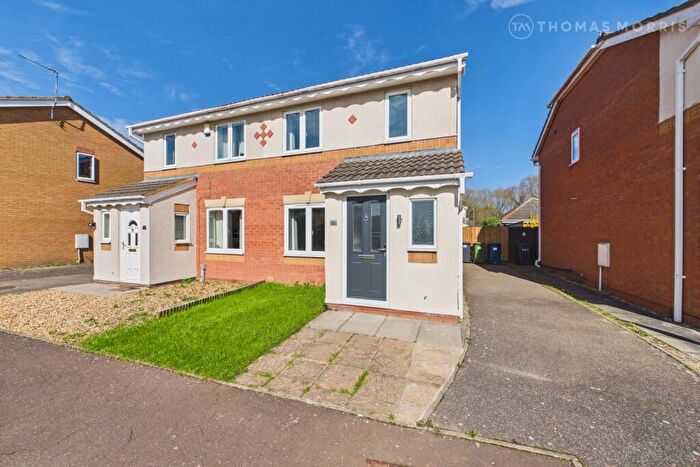 3 Bedroom Semi Detached House For Sale In Alder Drive, Huntingdon, Cambridgeshire, PE29