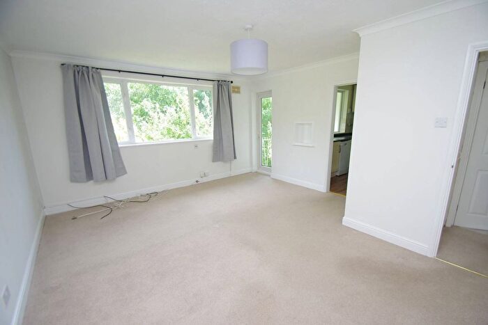 2 Bedroom Flat To Rent In ., Watford, WD25