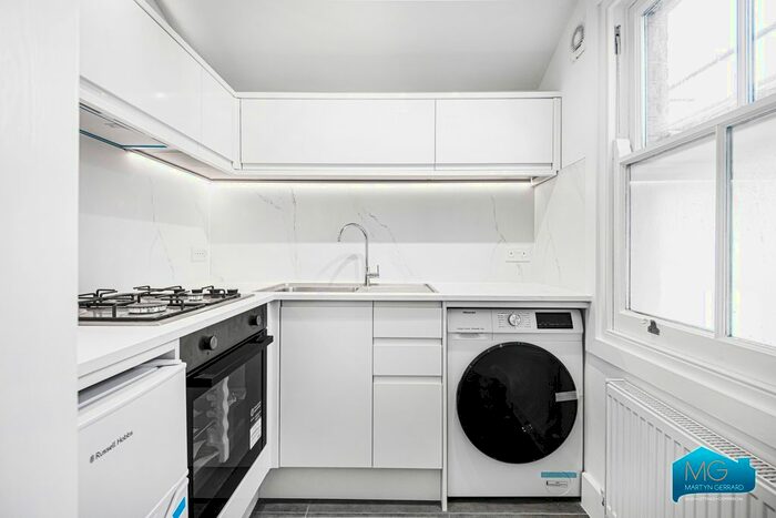 1 Bedroom Flat To Rent In Wood Street, High Barnet, Hertfordshire, EN5