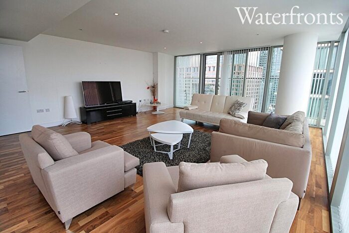 3 Bedroom Apartment To Rent In Landmark West Tower, Marsh Wall, London, E14
