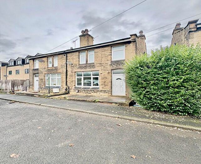 2 Bedroom Semi-Detached House To Rent In Kelloe Street, Cleckheaton, West Yorkshire, BD19