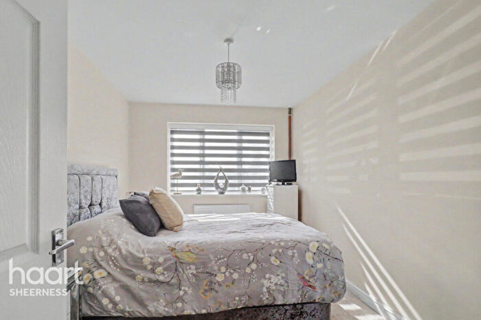 2 Bedroom Bungalow For Sale In Wing Road, Leysdown, ME12