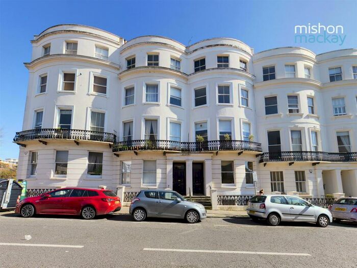 Flat To Rent In Lansdowne Place, Hove, BN3