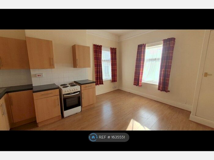 3 Bedroom Flat To Rent In Moor Street, Mansfield, NG18