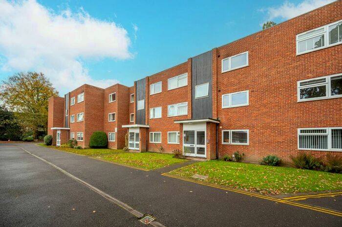 2 Bedroom Flat To Rent In Horsell, Woking, Woking, GU21