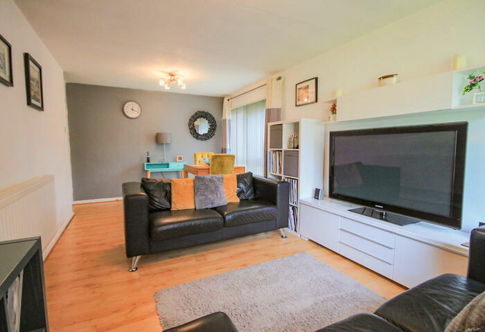 2 Bedroom Flat To Rent In Tewit Well Court, Harrogate, North Yorkshire, HG2