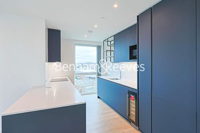2 Bedroom Flat To Rent In Beresford Avenue, Grand Union, HA0