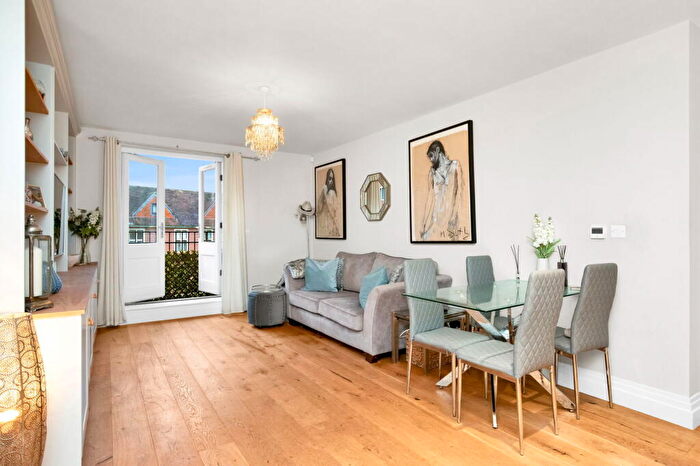 1 Bedroom Apartment For Sale In King Edward Vii Apartments, Kings Drive, Midhurst, West Sussex, GU29