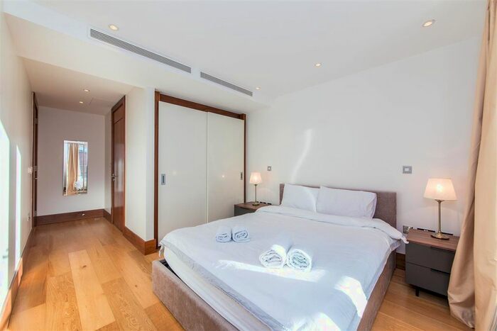 3 Bedroom Flat To Rent In Baker Street, London, NW1