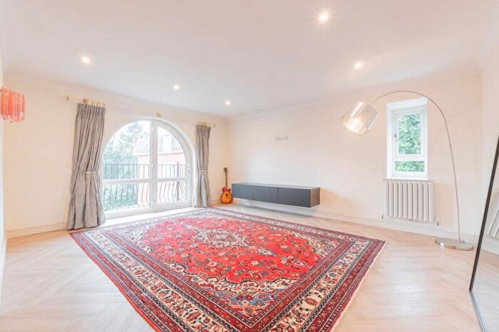 2 Bedroom Apartment To Rent In Oldnall Road, Kidderminster, DY10