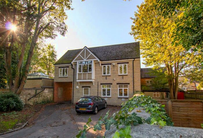 Studio To Rent In High Street, Witney, Oxfordshire, OX28