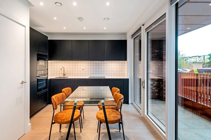 2 Bedroom Flat To Rent In Quest House, Escapade Place, , Blackwall, E15