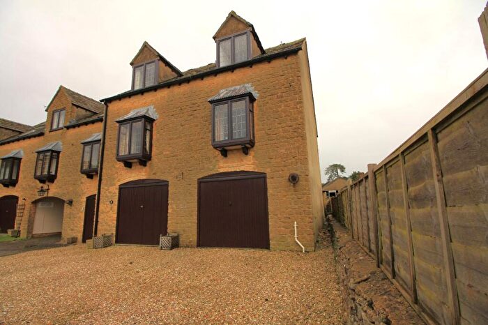 3 Bedroom End Of Terrace House To Rent In Parkland Mews, Stow On The Wold, Cheltenham, Gloucestershire, GL54
