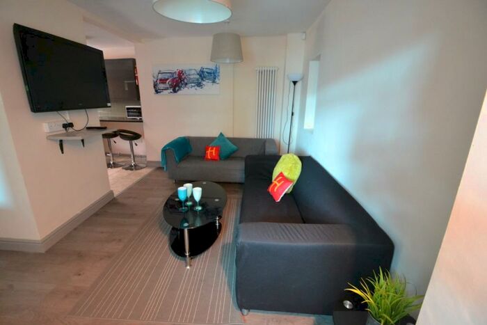 4 Bedroom Flat To Rent In Mount Hooton Road, Arboretum, Nottingham, NG7