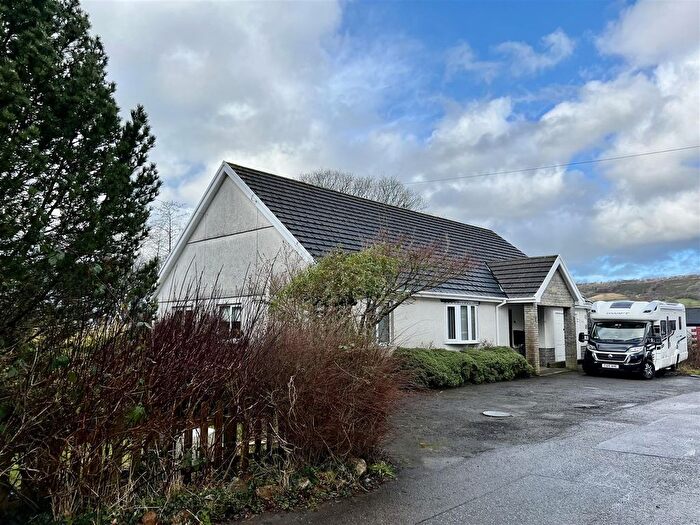 3 Bedroom Detached House For Sale In Deri Road, Glanamman, Ammanford, SA18