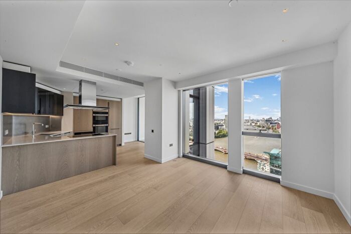 2 Bedroom Flat To Rent In River Park Tower, London, SW8