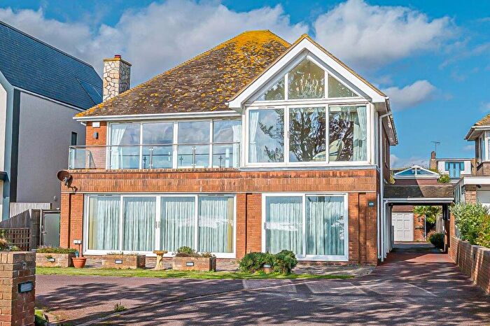 4 Bedroom Detached House For Sale In Thorpe Bay Gardens, Thorpe Bay, SS1