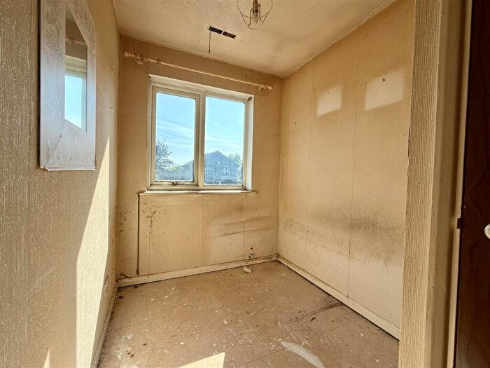 3 Bedroom Link Detached House For Sale In Wentworth Drive, Pinewood, IP8
